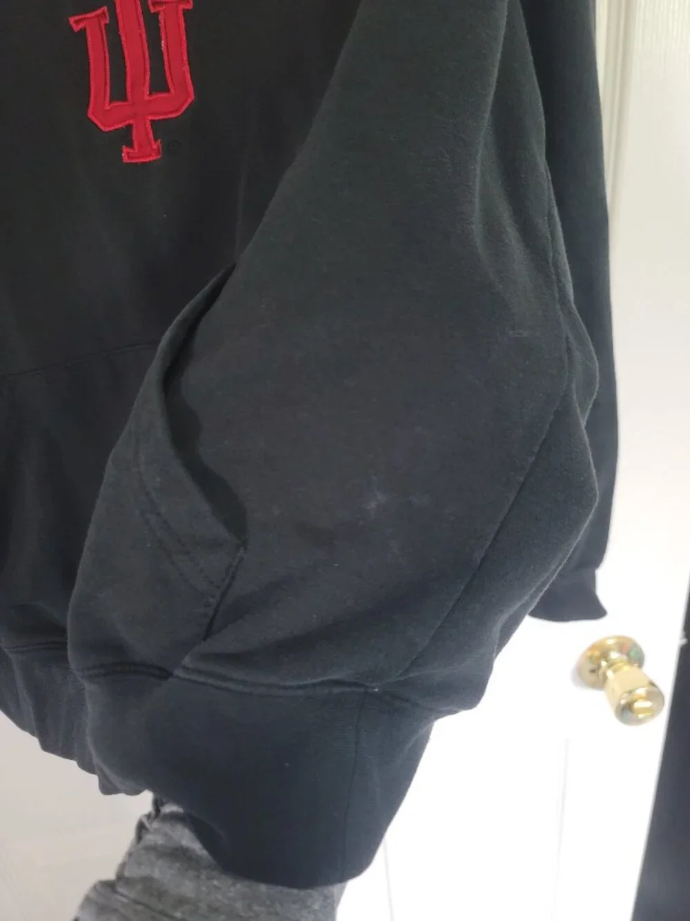 Mens black and red IU Indiana Hoosiers hoodie - has spot - size M